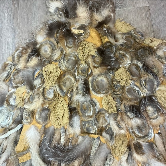 Fur Poncho - Picture 3 of 4